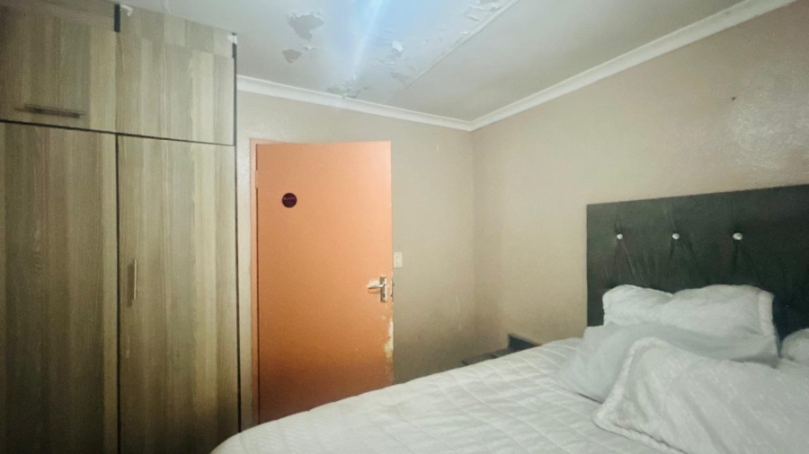 5 Bedroom Property for Sale in Zamdela Free State